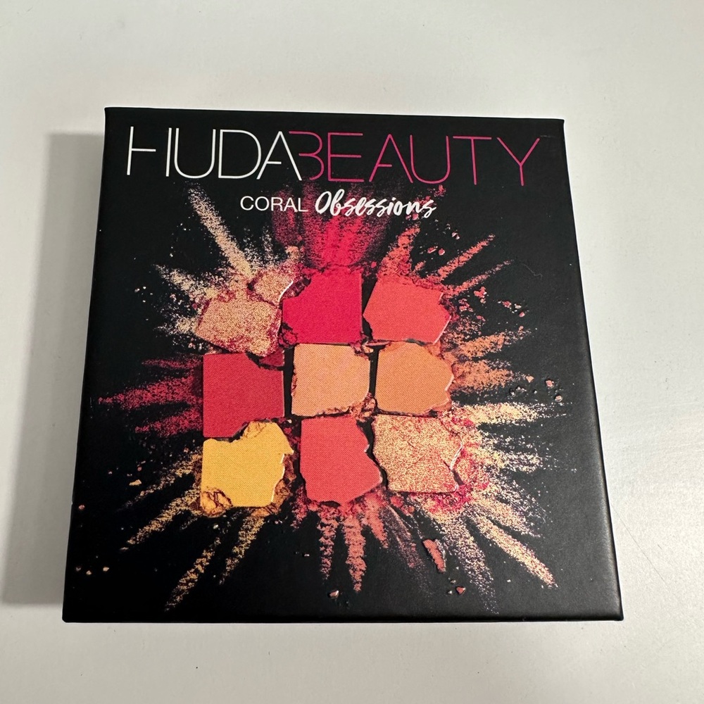 BNIB Huda Beauty Coral Obsessions Eyeshadow Palette